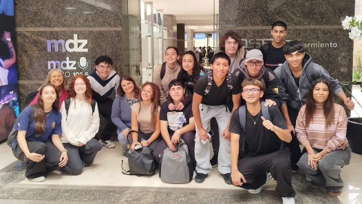 imagen Estudiantes del TAP TaCO visitaron las instalaciones del multimedio MDZ Online