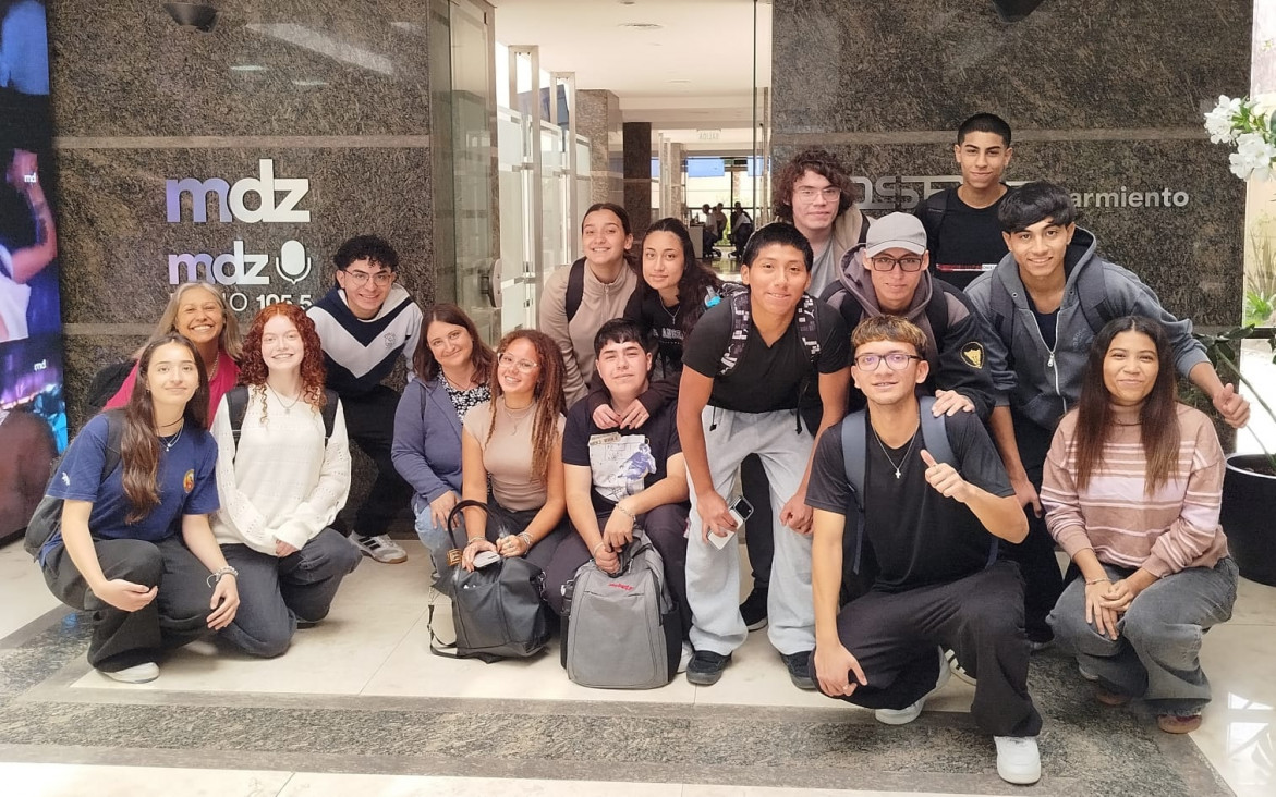 imagen Estudiantes del TAP TaCO visitaron las instalaciones del multimedio MDZ Online