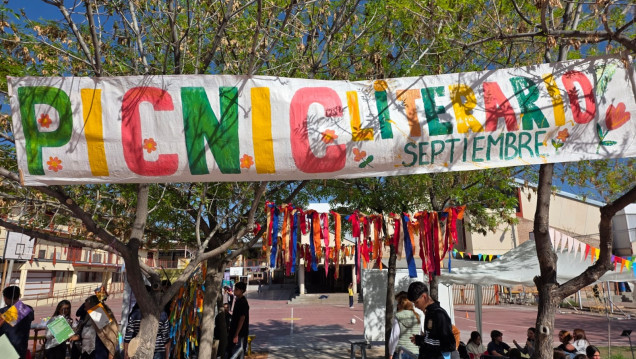 imagen Se llevó adelante con éxito la IV edición del pícnic literario en la Escuela del Magisterio