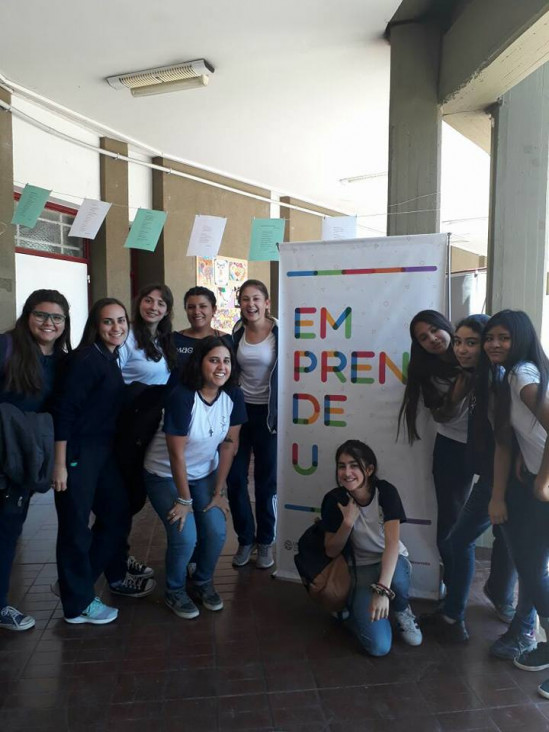 imagen Feria de emprendedores en la escuela