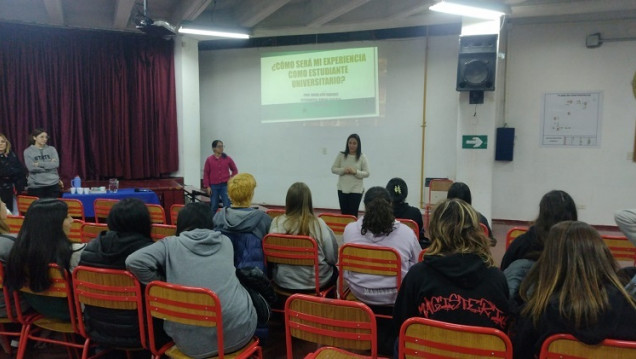 imagen Se realizó el taller: "Conociendo la vida universitaria"