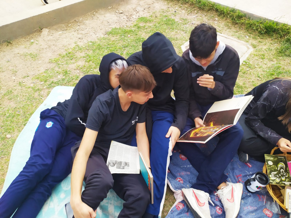 imagen Picnic literario en la Escuela del Magisterio