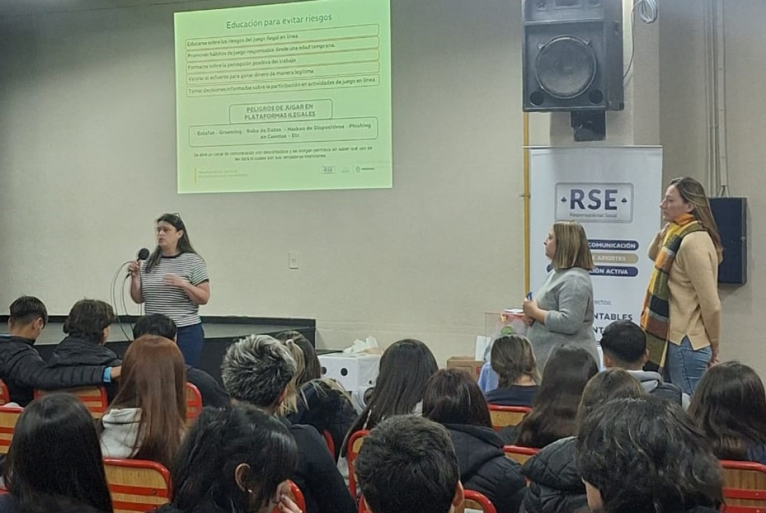 imagen Uso responsable de la tecnología: Estudiantes de 4° año participaron de una capacitación sobre prevención de apuestas ilegales