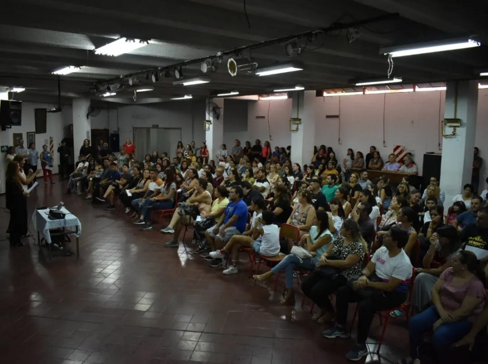 imagen Se realizó la primera reunión de padres de ingresantes al Magisterio