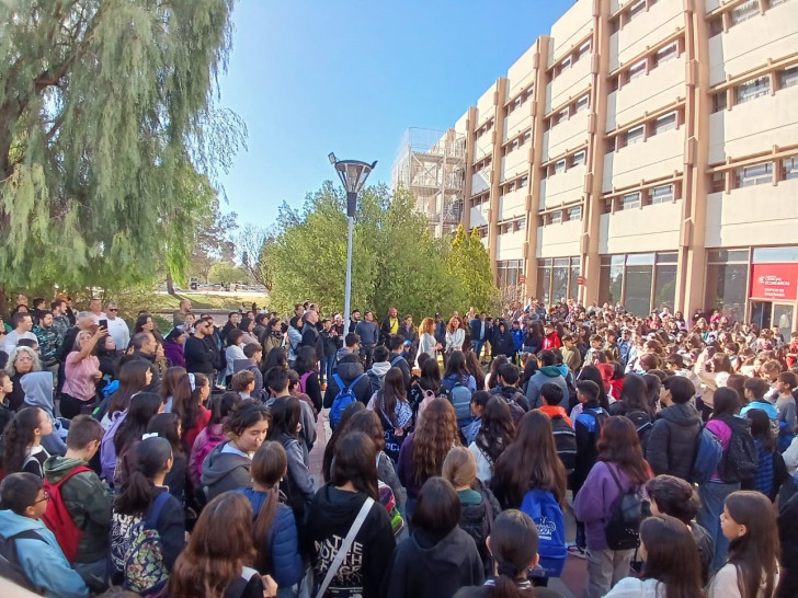 imagen Ingreso a escuelas de la UNCuyo: 2.300 aspirantes participaron del primer encuentro presencial