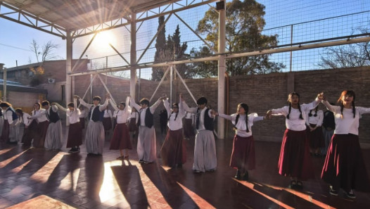 imagen El folklore y la tradición llenaron de color a los segundos años