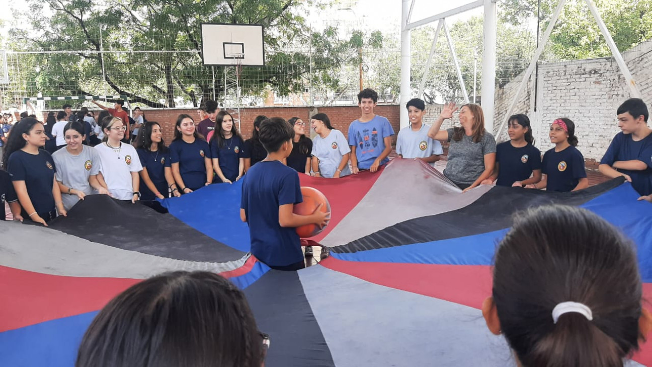 imagen Estudiantes de primer año fueron los protagonistas de la ambientación del Magisterio