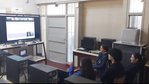 imagen Estudiantes del Club de Naciones Unidas participaron en un taller de debate y argumentación