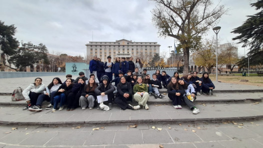 imagen Explorando nuestras raíces: Estudiantes del Magisterio indagan en el patrimonio histórico y vitivinícola de Mendoza