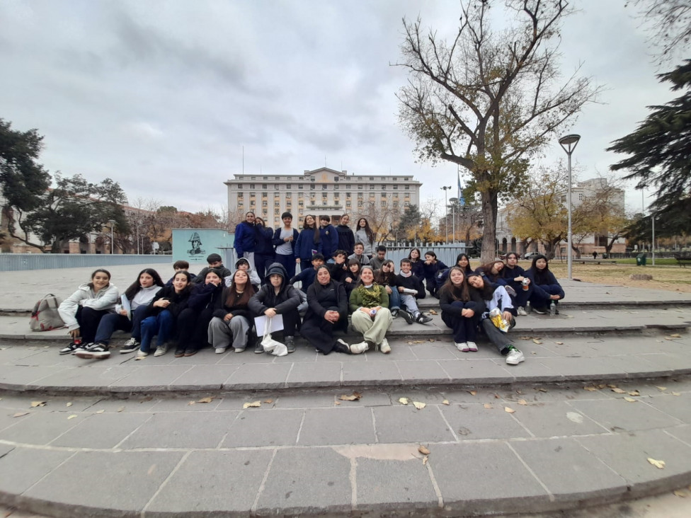 imagen Explorando nuestras raíces: Estudiantes del Magisterio indagan en el patrimonio histórico y vitivinícola de Mendoza