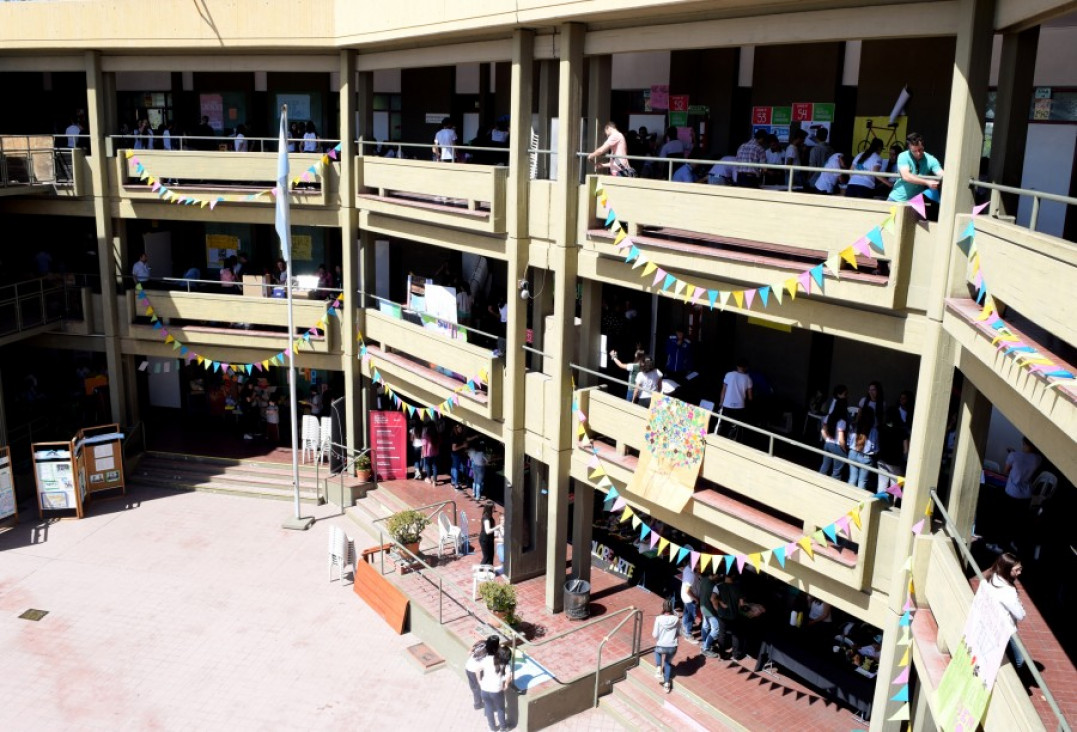 imagen Clases suspendidas por Zonda en las escuelas de la UNCUYO