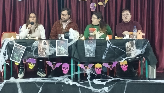 imagen En la oscuridad las cosas también respiran: estudiantes de 5to participaron de una charla sobre literatura de terror