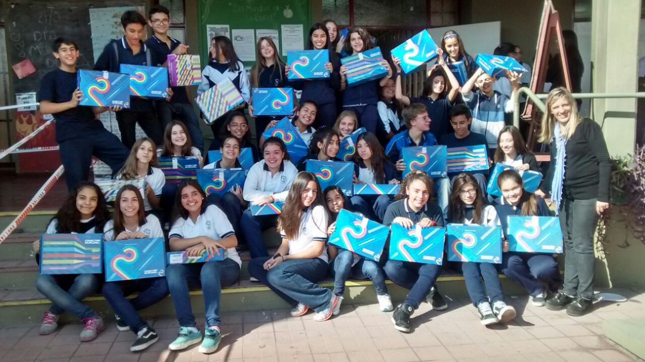 imagen Primer año recibe las netbooks