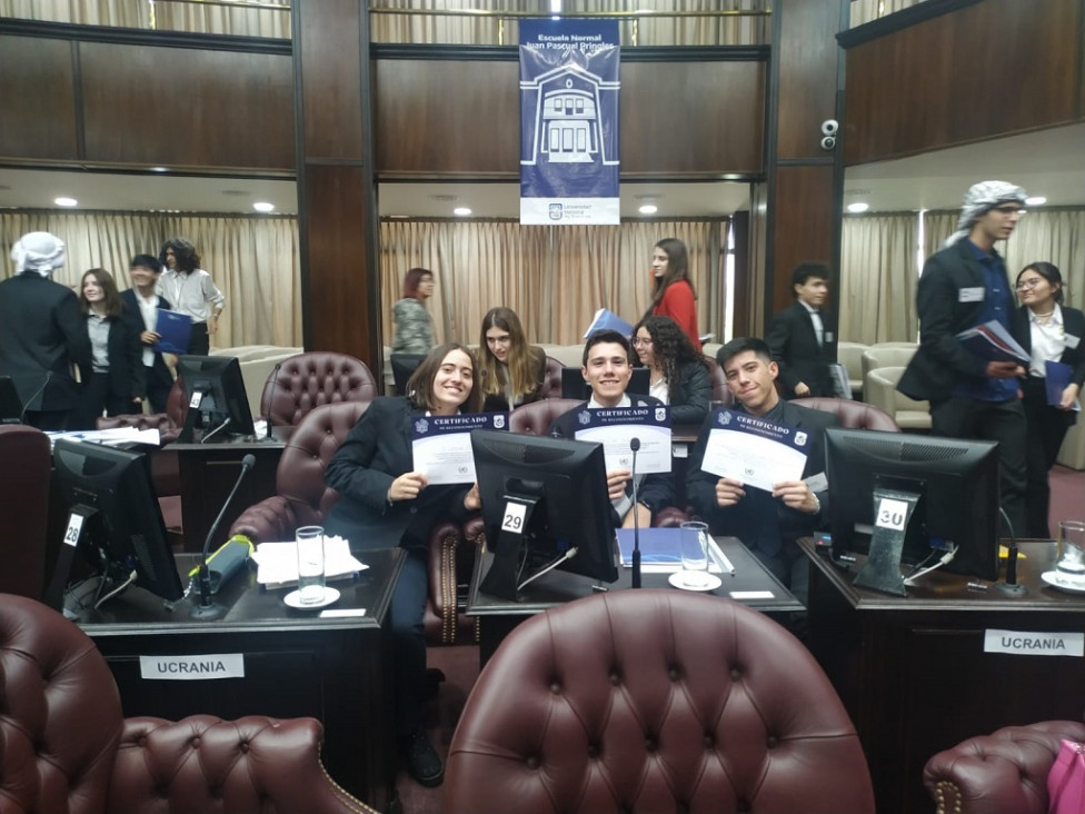 imagen Estudiantes del Magisterio participación en el IV Modelo de Naciones Unidas de Jóvenes Preuniversitarios